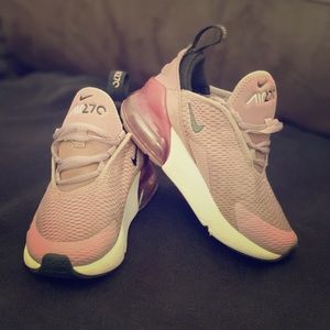 Nike Airmax 270 size 11-Rose
